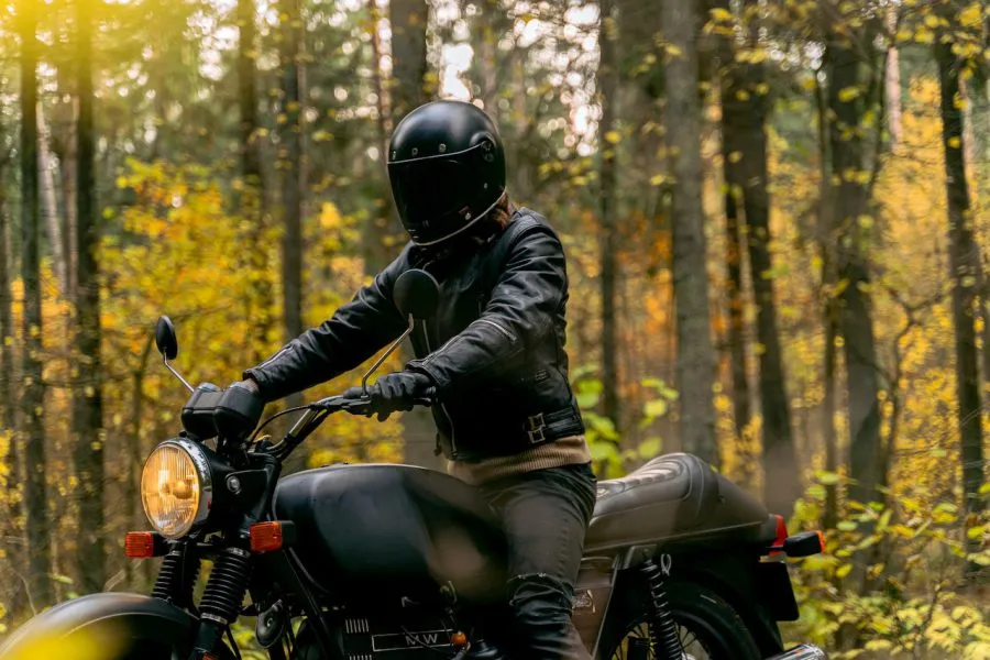Ubrania motocyklowe – klucz do komfortu i bezpieczeństwa